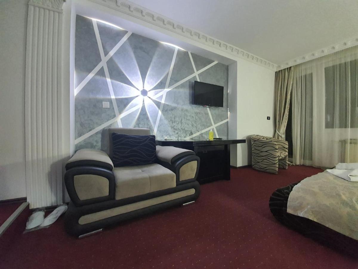 מוורובו Rey Hotel מראה חיצוני תמונה
