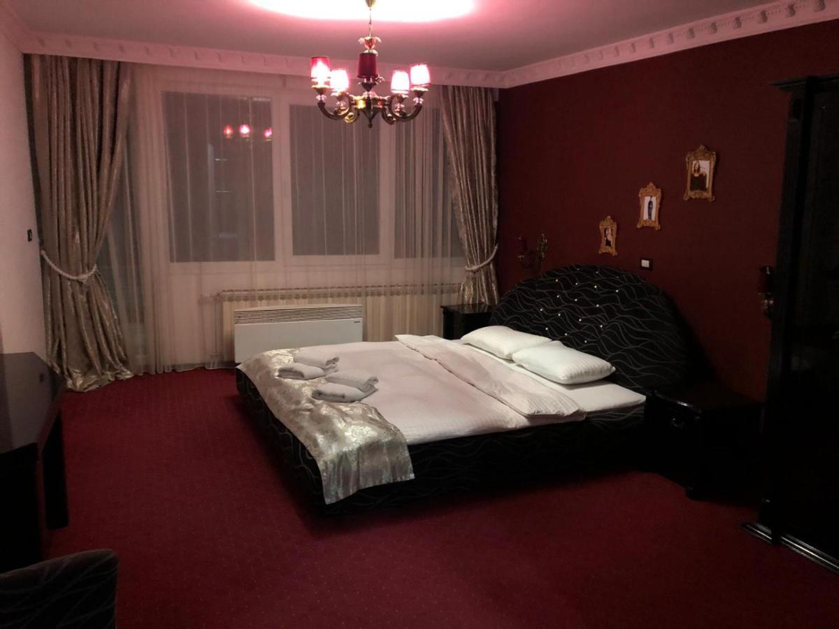 מוורובו Rey Hotel מראה חיצוני תמונה
