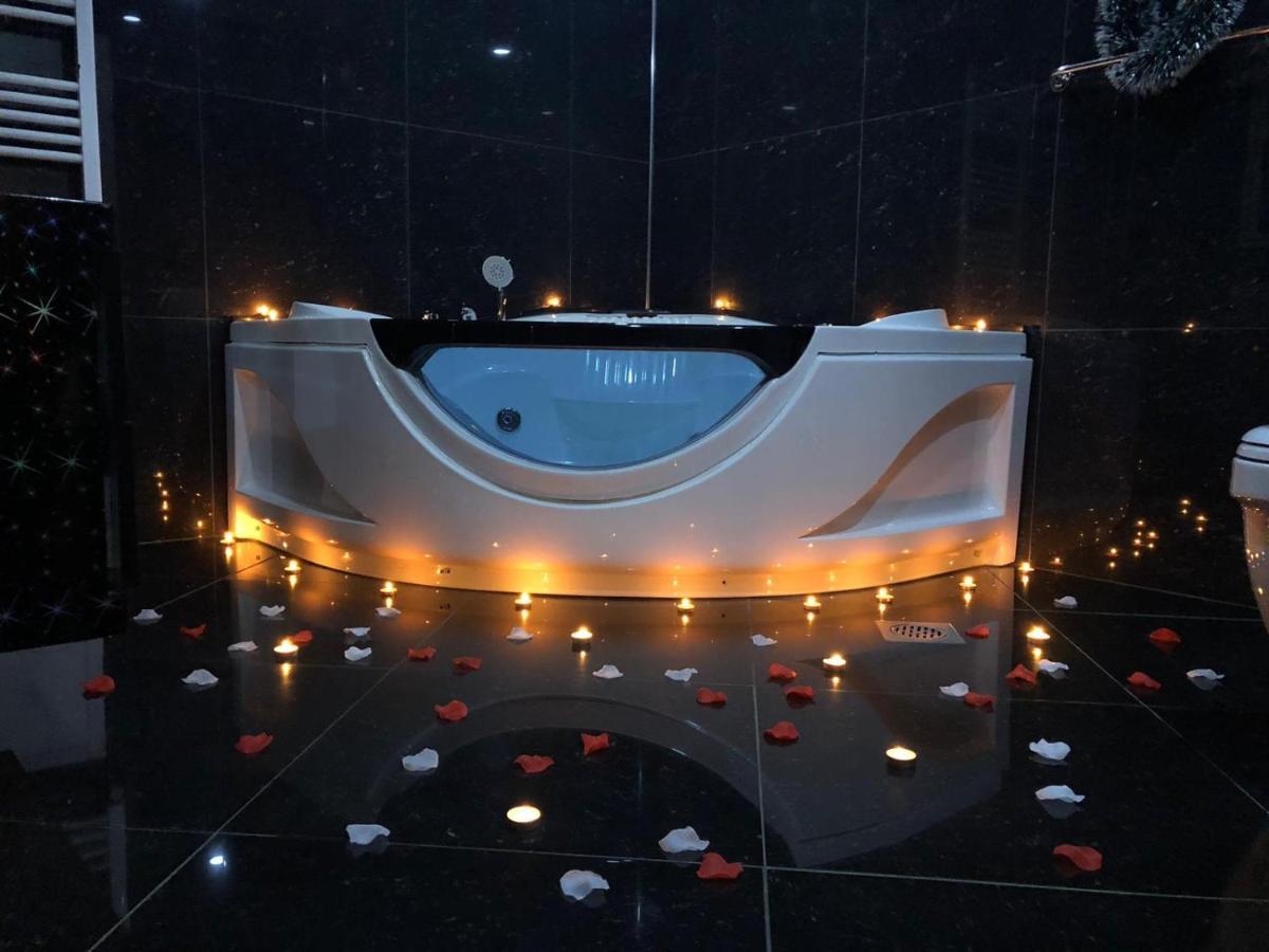 מוורובו Rey Hotel מראה חיצוני תמונה