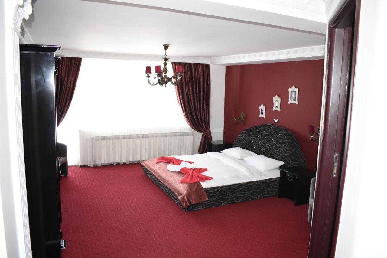 מוורובו Rey Hotel מראה חיצוני תמונה